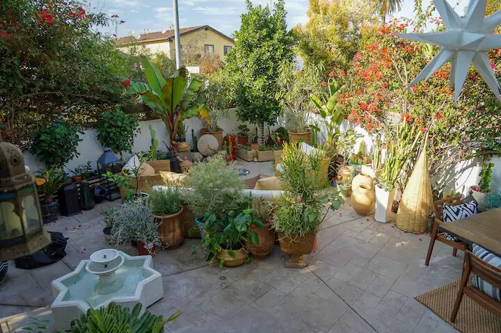 Building Photo - 1126 N Hoover St