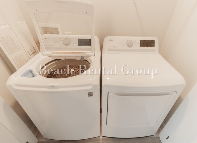 Building Photo - 773 Moen Pl