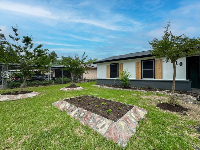 Building Photo - 7710 Claiborne St