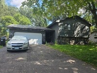 Building Photo - Spacious 3-Bedroom Home in Coon Rapids