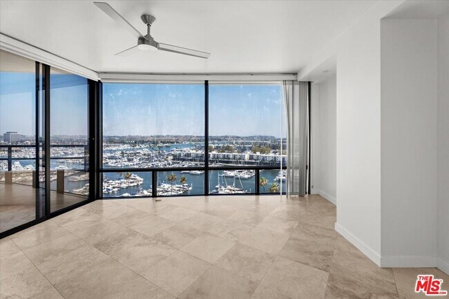 Building Photo - 4314 Marina City Dr