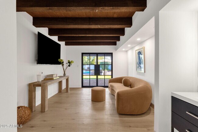 Building Photo - 6954 E Caballo Dr