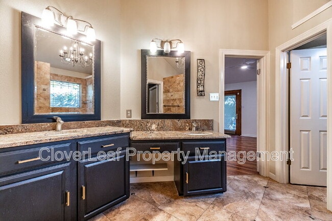 Building Photo - 2643 Inwood Briar