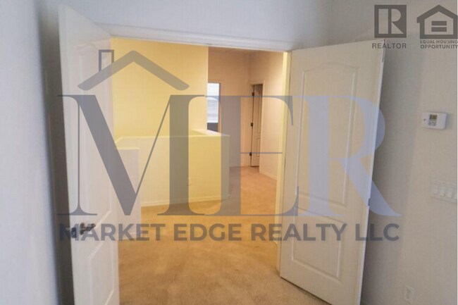 Building Photo - 4Bed/2.5Bath House at Litchfield/Greenway!...