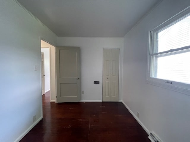 Building Photo - 530 S Kenmore St