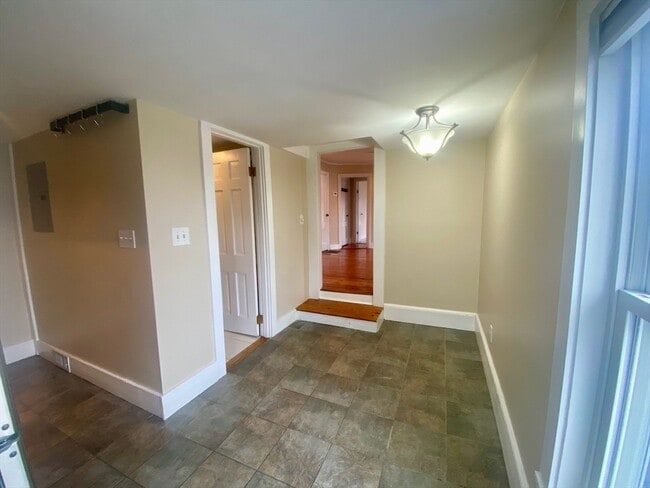 Building Photo - 35 Broad St