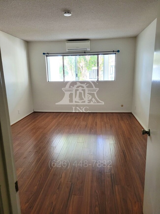 Building Photo - Beautiful 1 Bedroom Pasadena Apartment in Great Location