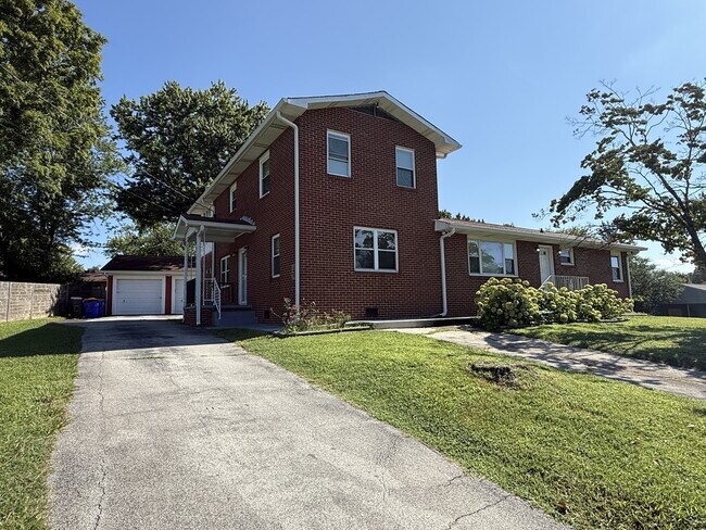 Building Photo - 5312 Rowan Rd