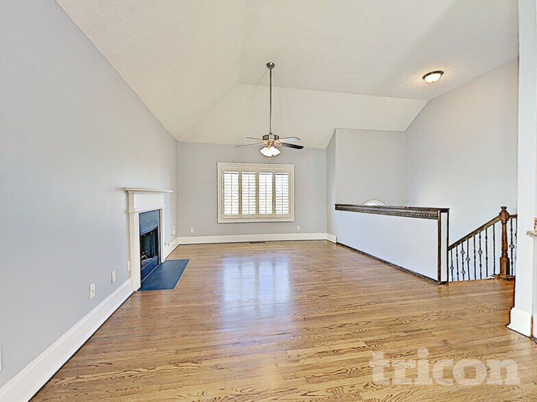 Building Photo - 160 Eagle Glen Dr