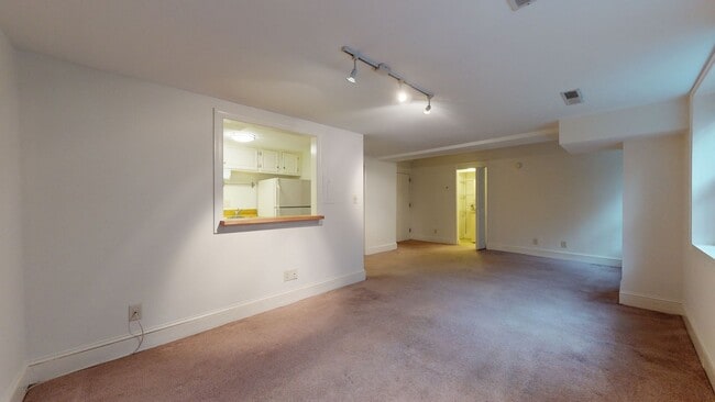 Building Photo - Kalorama Neighborhood Studio Apartment for Rent W/Stacked Washer & Dryer In Unit, Bike Storage, &...