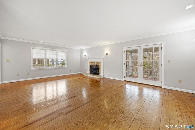 Building Photo - 34 Hi-Ann Ct