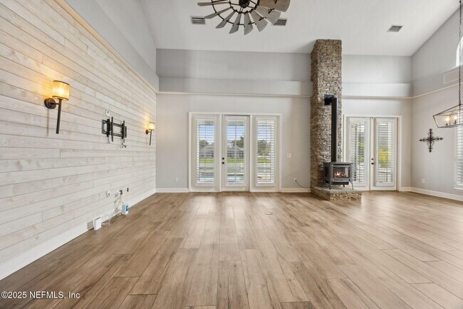 Building Photo - 1842 Paradise Moorings Blvd