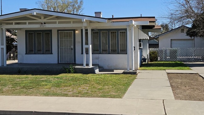 Building Photo - Adorable 2 Bedroom House in Selma