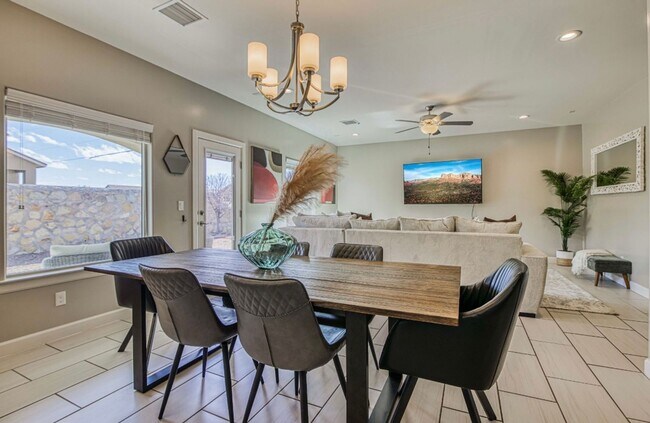 Building Photo - Furnished Eastside Beautiful 3 bed/2 baths for RENT Utilities & Wi-Fi INCLUDED