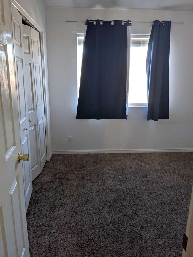 Building Photo - 3-Bed Townhouse in Saint George with Spacious 1400 Sq Ft Layout "