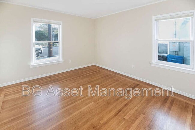 Building Photo - 317 Pomona Ave