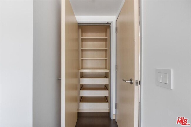 Building Photo - 2301 10th St