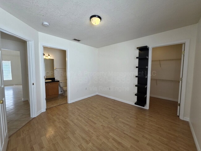 Building Photo - 752 Sonja Cir