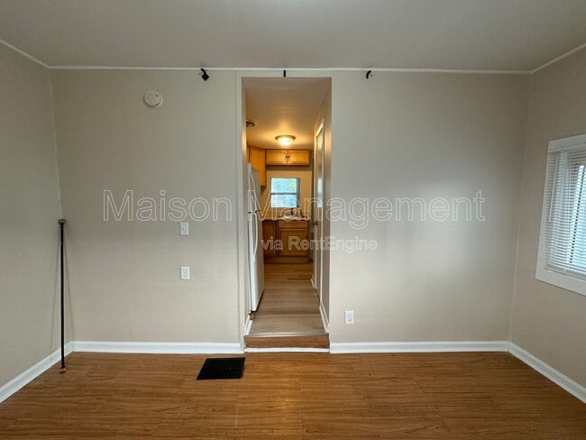 Building Photo - 279 S Goodman St
