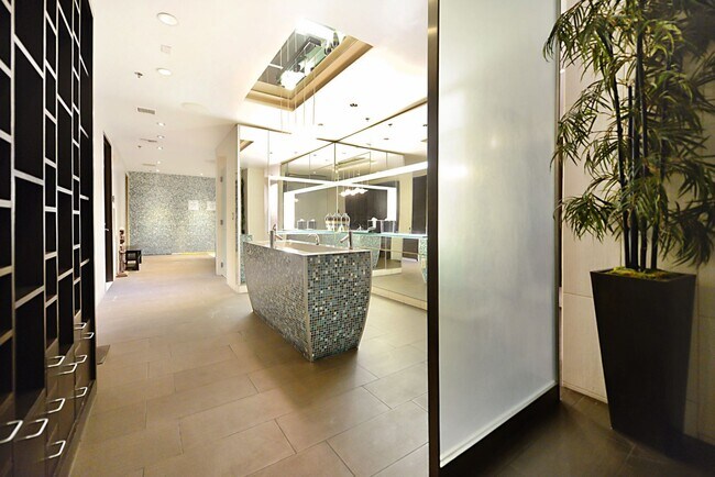 Building Photo - Panorama Towers 2, 1004-Panorama Towers 2BD Residence with Mountain Views