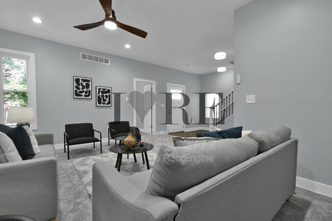 Building Photo - 429 E Mithoff St