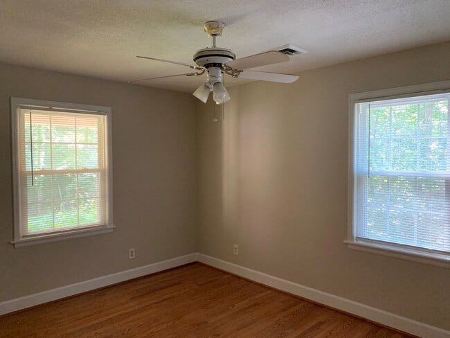 Building Photo - Split Foyer Home in Rustburg