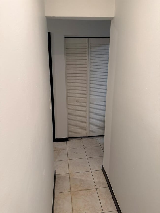 Building Photo - 429 NW 15th Ave