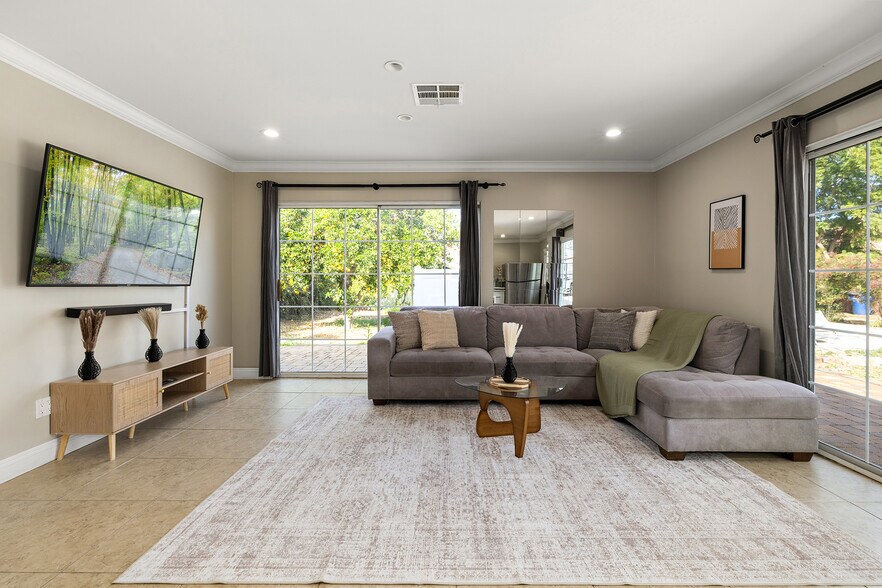 Building Photo - 23018 Oxnard St