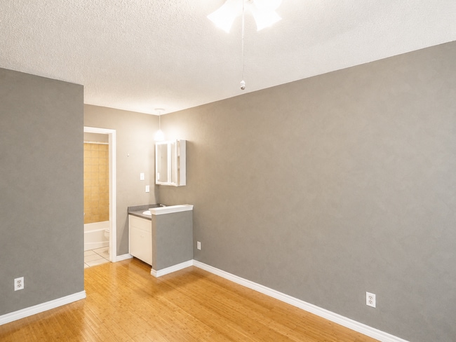 Building Photo - Great Home in South Austin - 78745 that backs to greenbelt