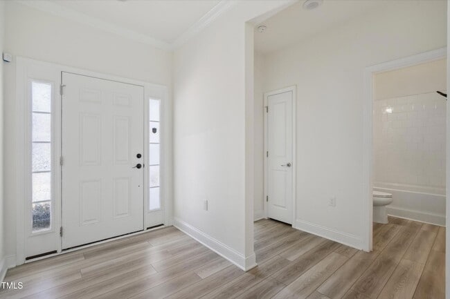 Building Photo - 130 Silent Brk Trl