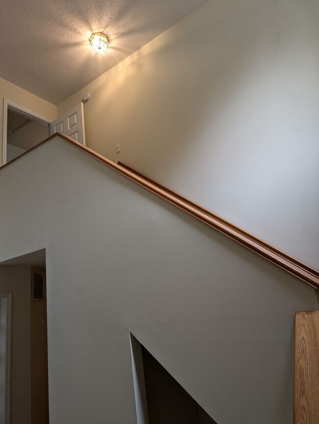 Building Photo - Spacious Home in Longhill Gate