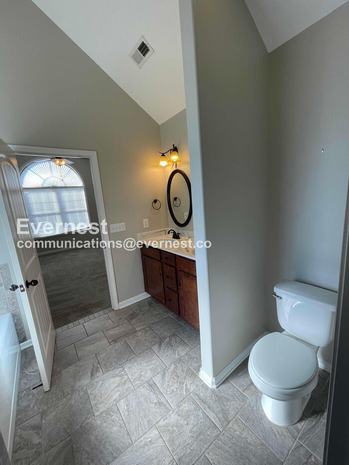 Building Photo - 3393 Wiser Dr