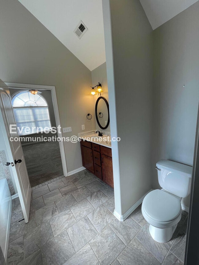 Building Photo - 3393 Wiser Dr