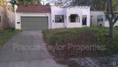 Building Photo - 633 E 4th Ave