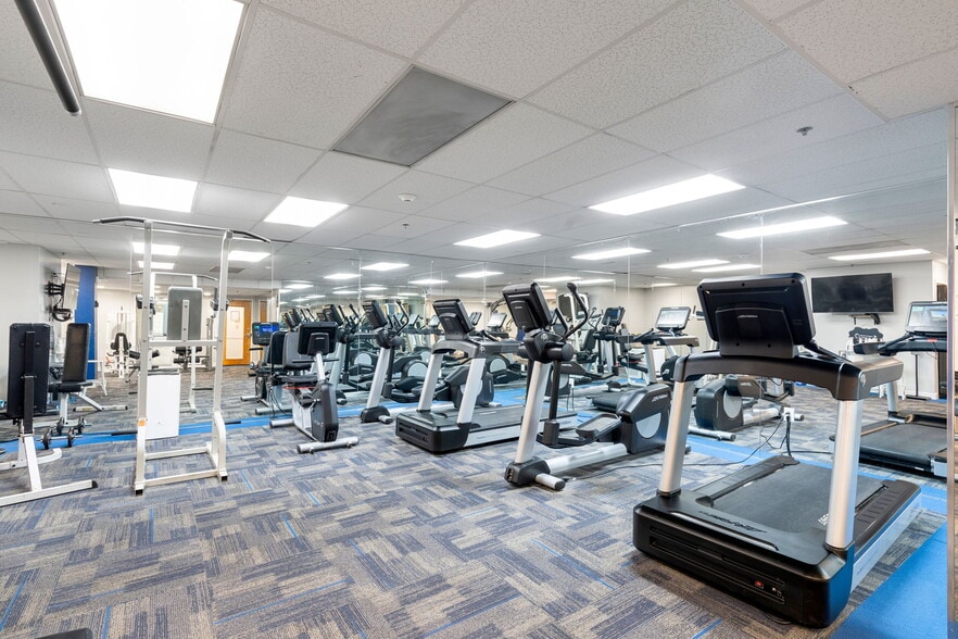 Building Photo - 200 Lombard St