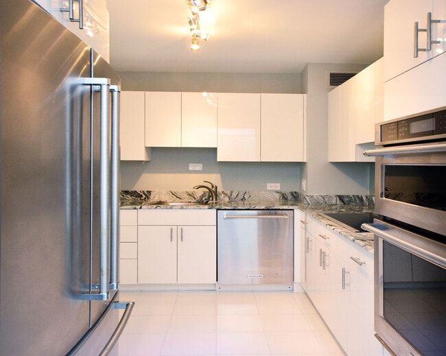 Building Photo - 3600 N Lake Shore Dr