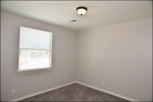 Building Photo - 10617 Hidden Palm Pl