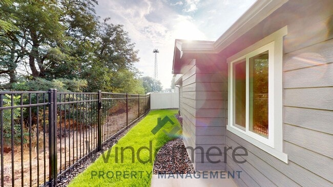 Building Photo - 637 Kingbird Ct