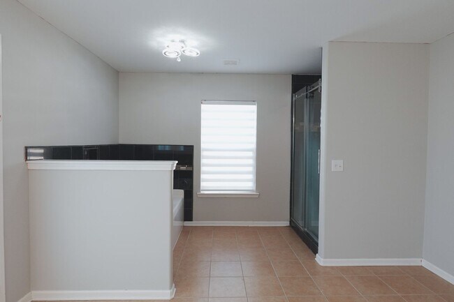 Building Photo - Available Soon!