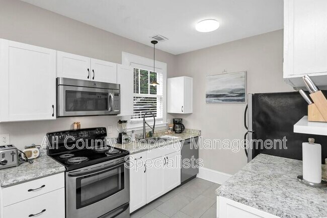 Building Photo - 1035 Kinard Ct