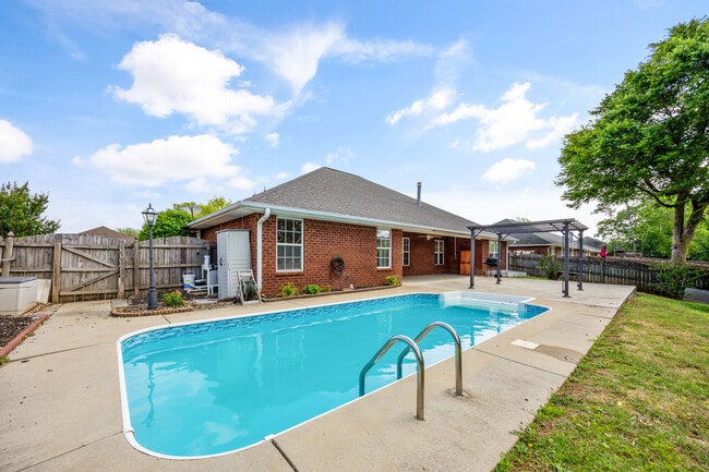 Building Photo - 125 Coldsprings Dr