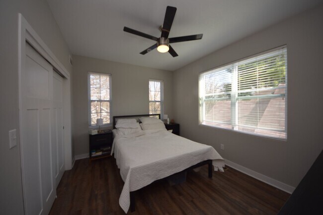 Building Photo - Fantastic luxury two-bedroom, two-bathroom condo in the Longfellow Neighborhood in Minneapolis!