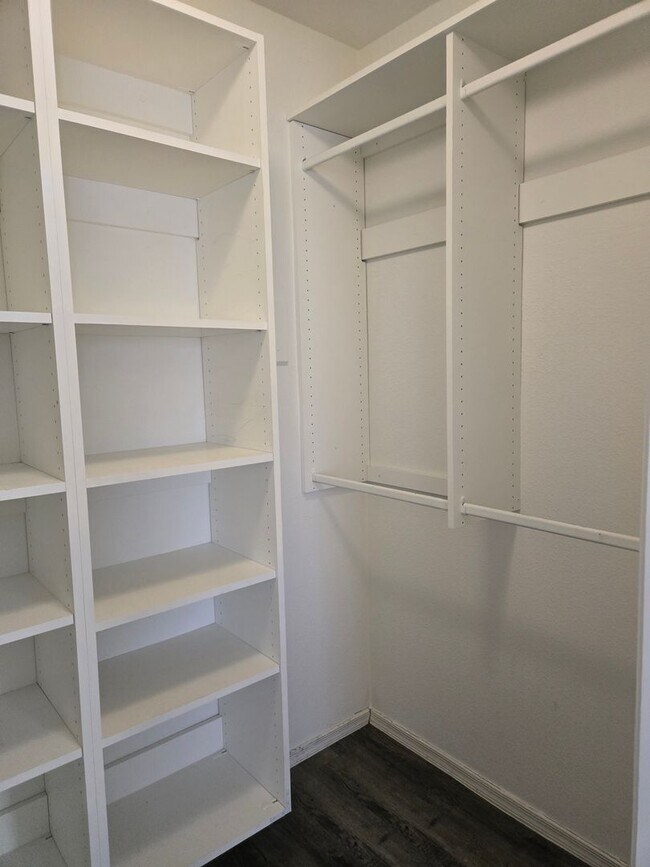 Building Photo - 3 bed, 2 bath in Surprise