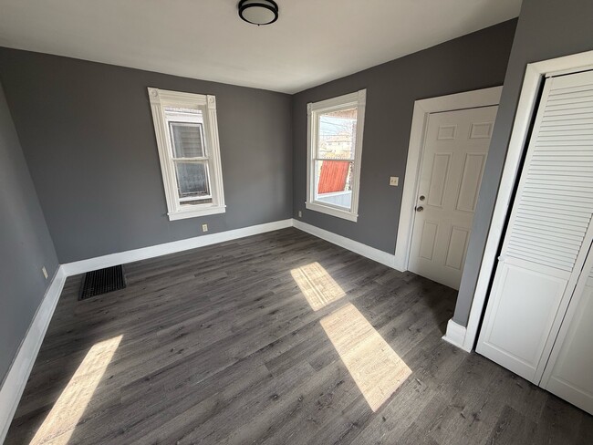 Building Photo - 1511 Stark Ave SW