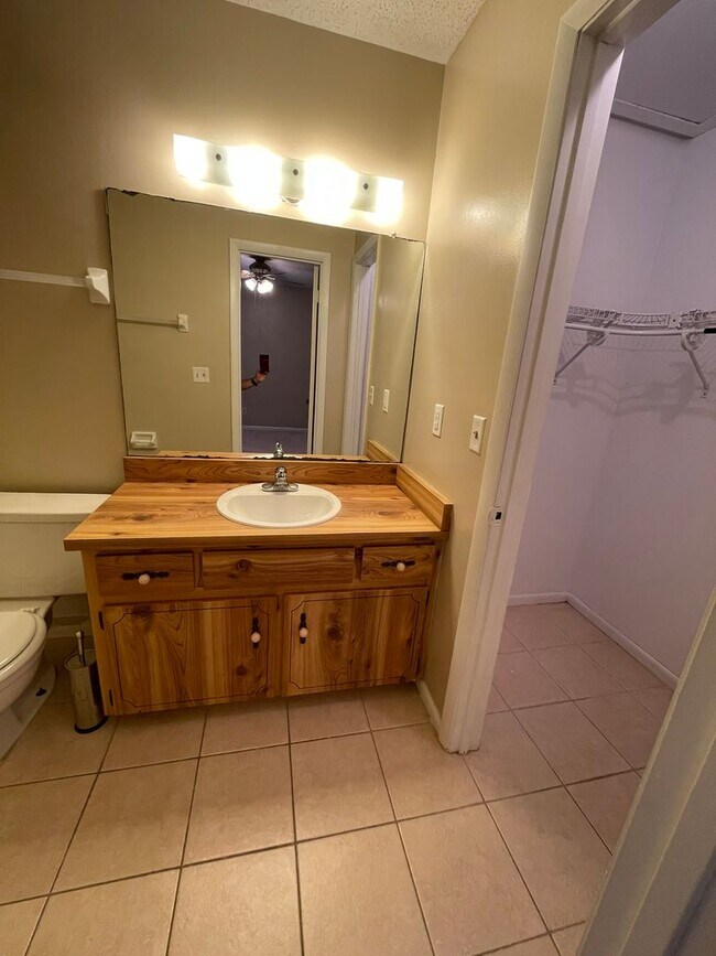 Building Photo - Townhome in Ormond Beach