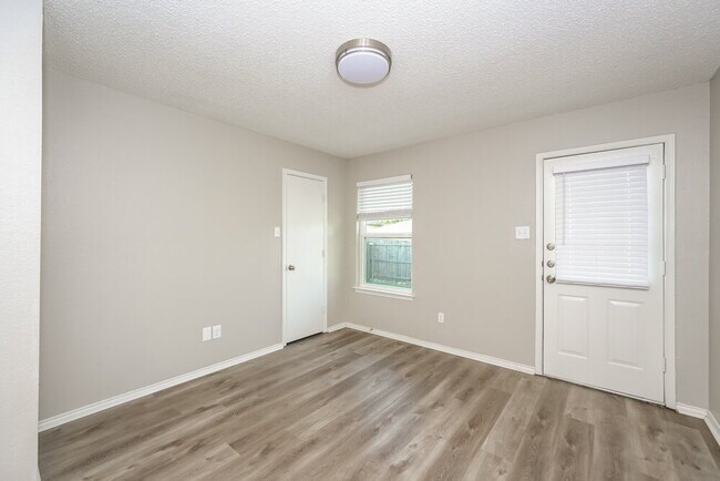 Building Photo - 10229 Winkler Dr