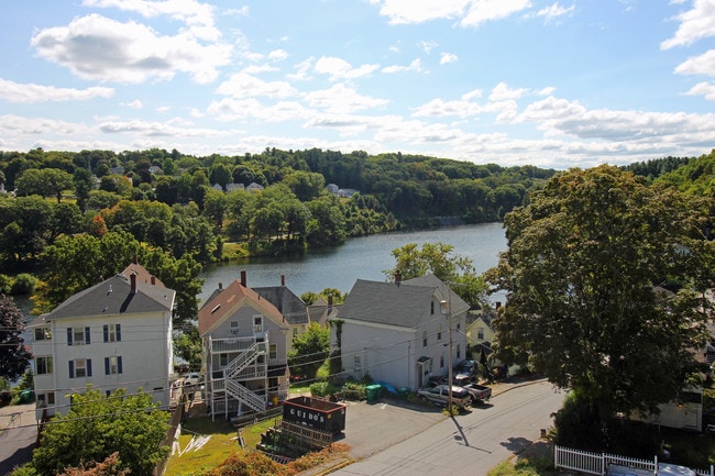 Building Photo - 125 Grove St