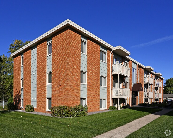 Granite Falls at Silver Lake2130 2130 County Road E W New Brighton