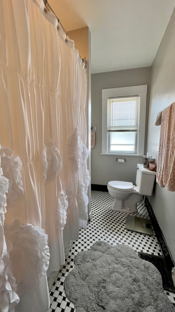 Building Photo - 531 Glenwood SE