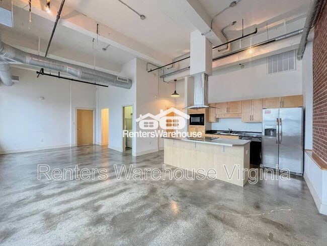 Building Photo - 500 Granby St